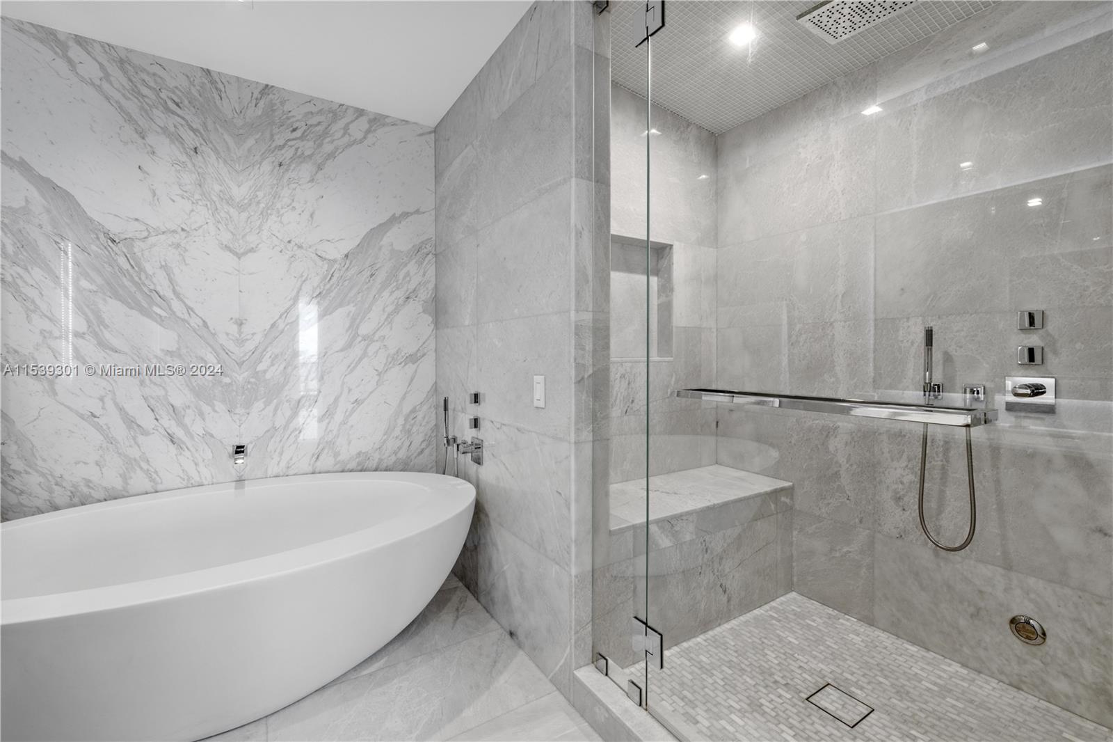 NORTH BISCAYNE BEACH AMEN - Residential