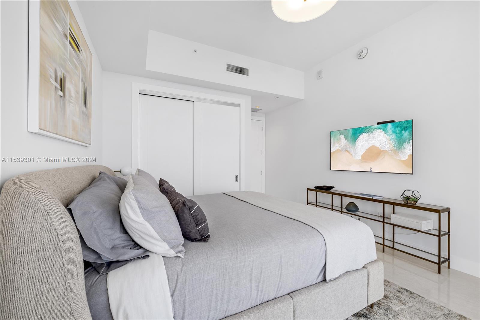 NORTH BISCAYNE BEACH AMEN - Residential