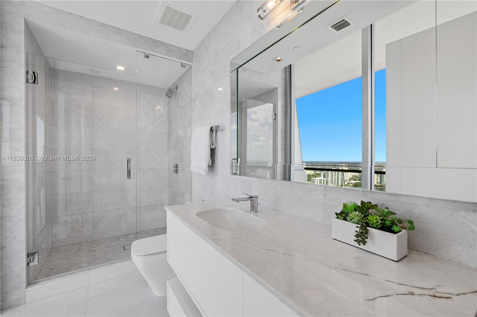 NORTH BISCAYNE BEACH AMEN - Residential