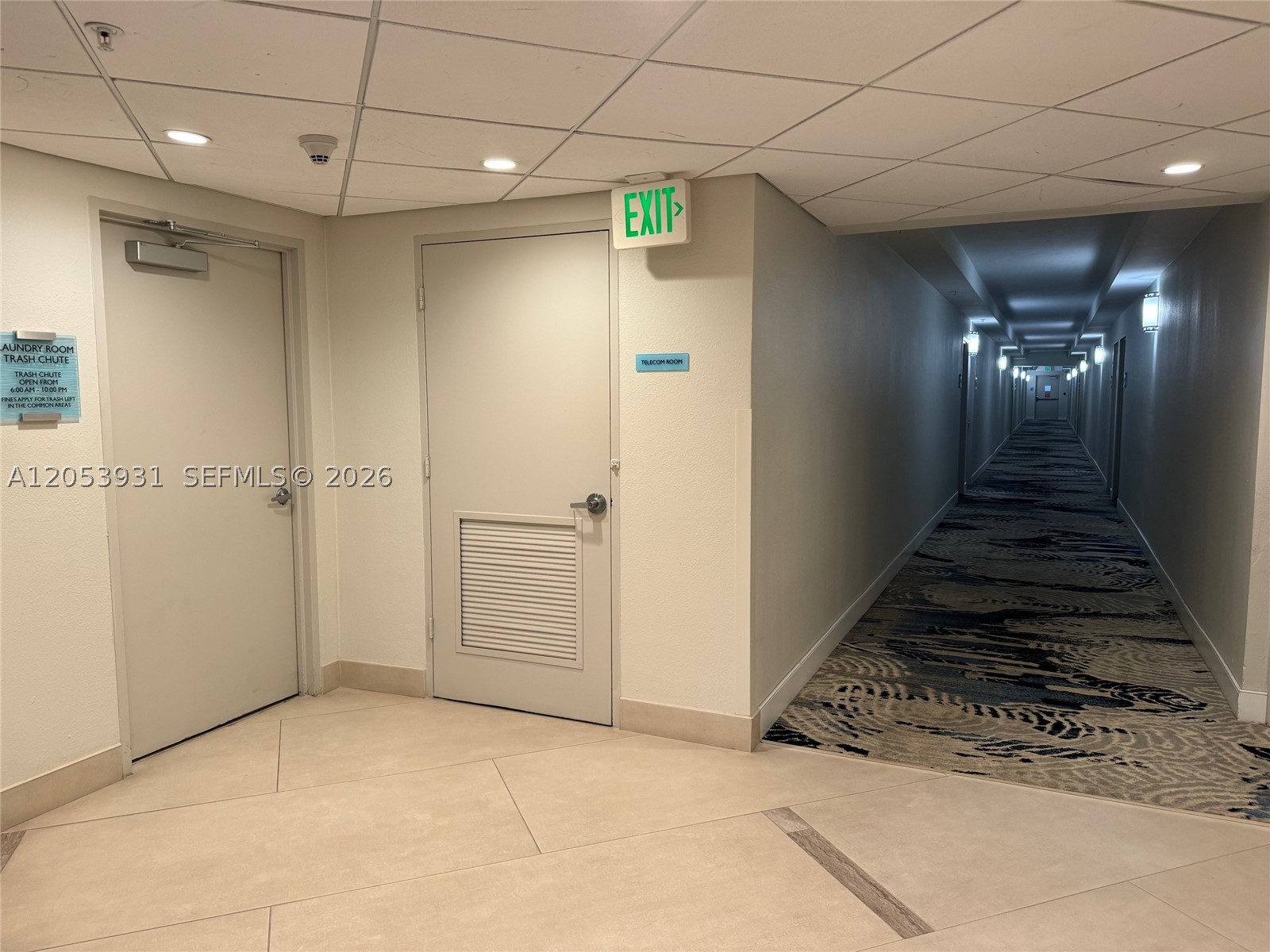 RESIDENCES ON HOLLYWOOD B - Residential Lease