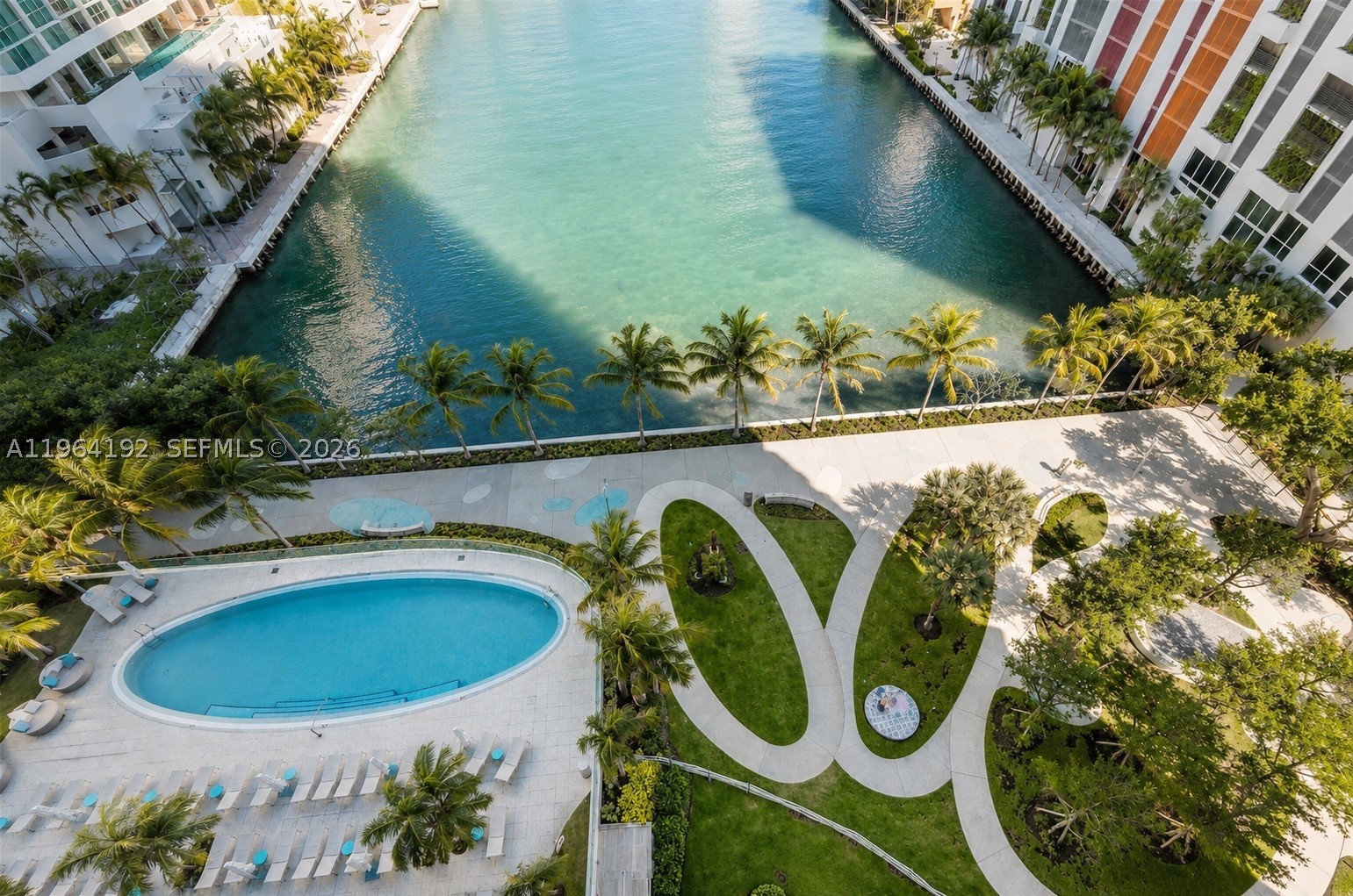 ICON BAY CONDO - Residential