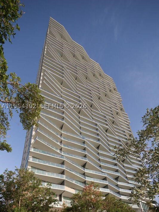 ICON BAY CONDO - Residential