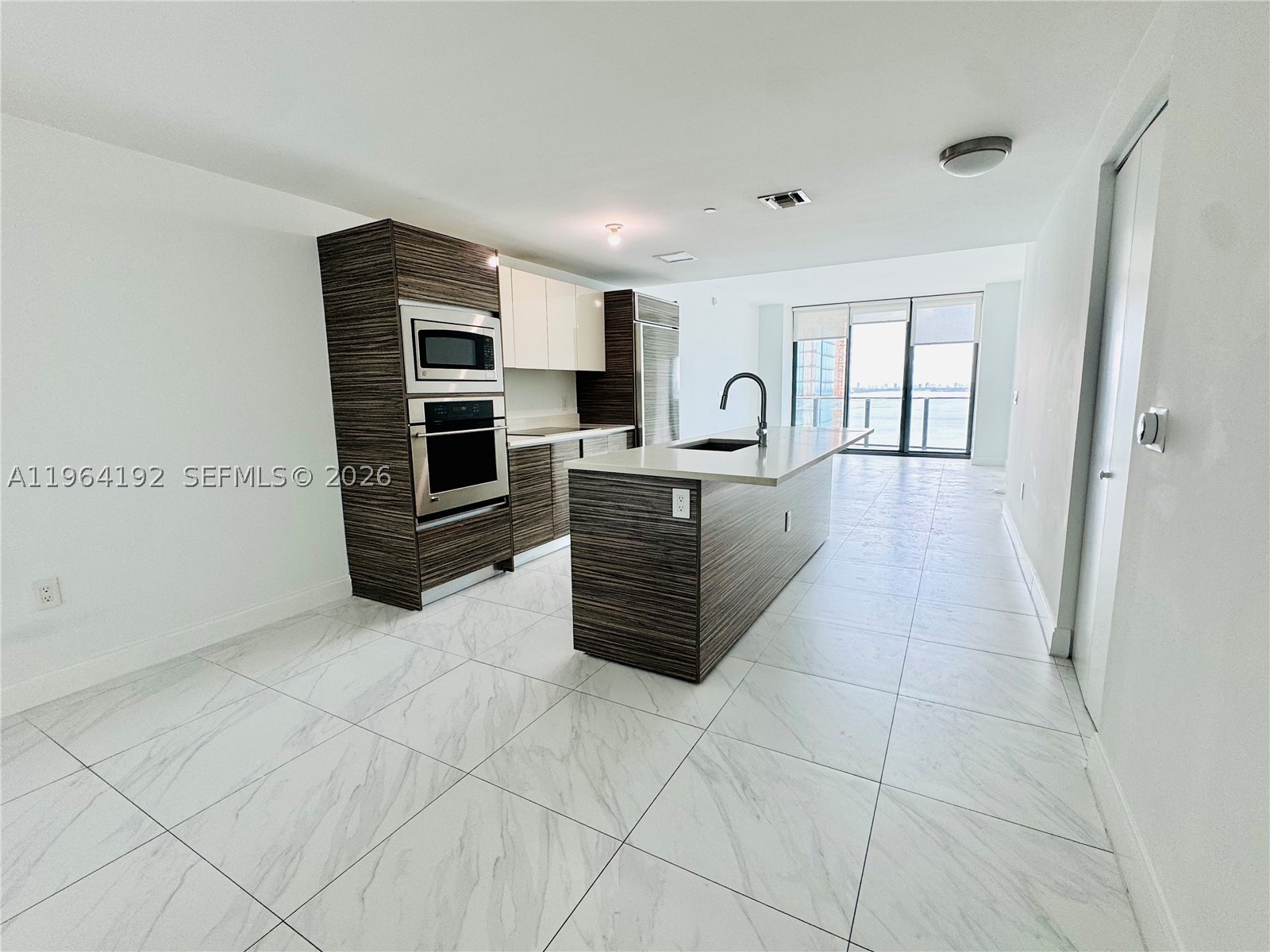 ICON BAY CONDO - Residential