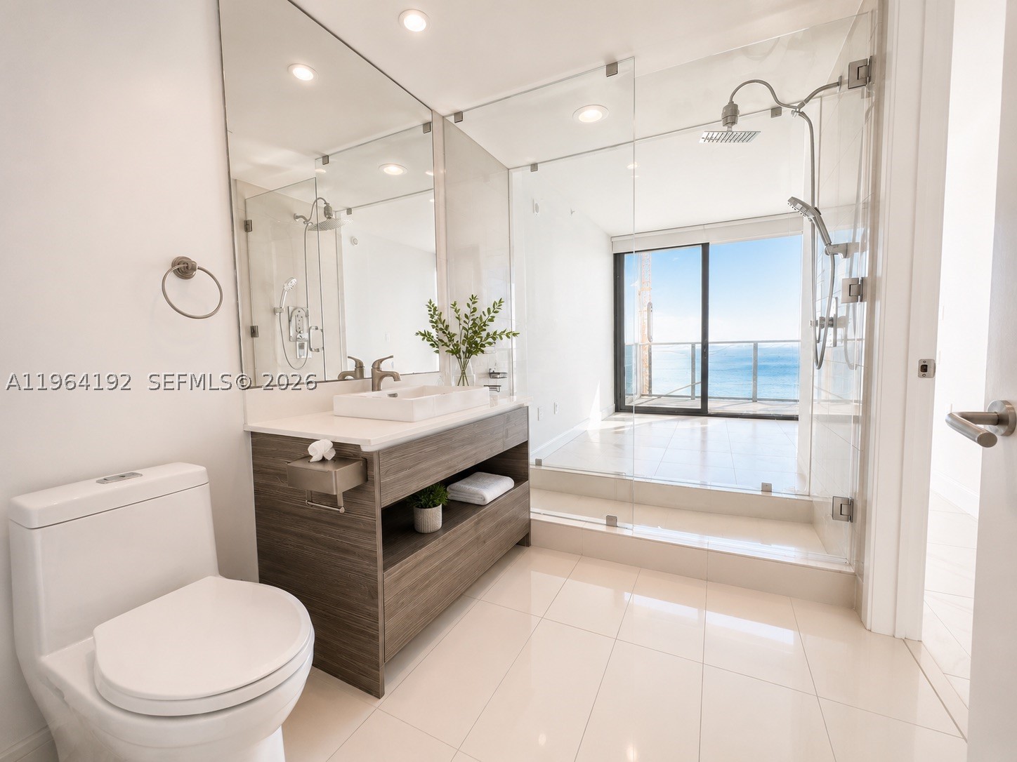 ICON BAY CONDO - Residential