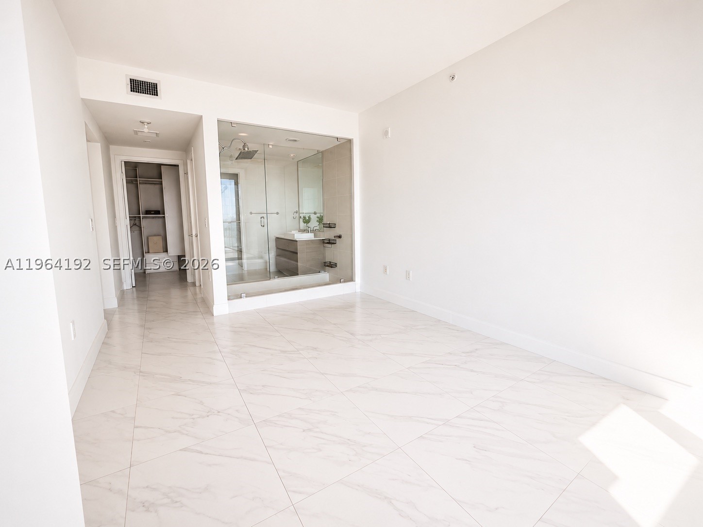 ICON BAY CONDO - Residential