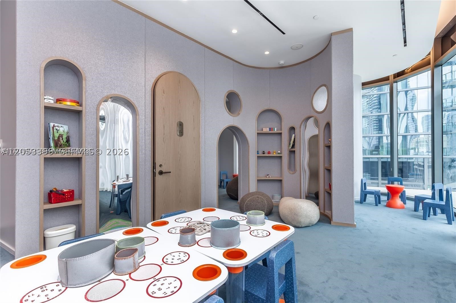 801 SMA RESIDENCES CONDO - Residential