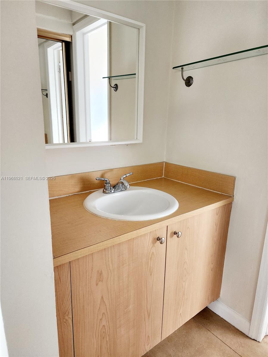 VILLAGE AT DADELAND CONDO - Residential Lease