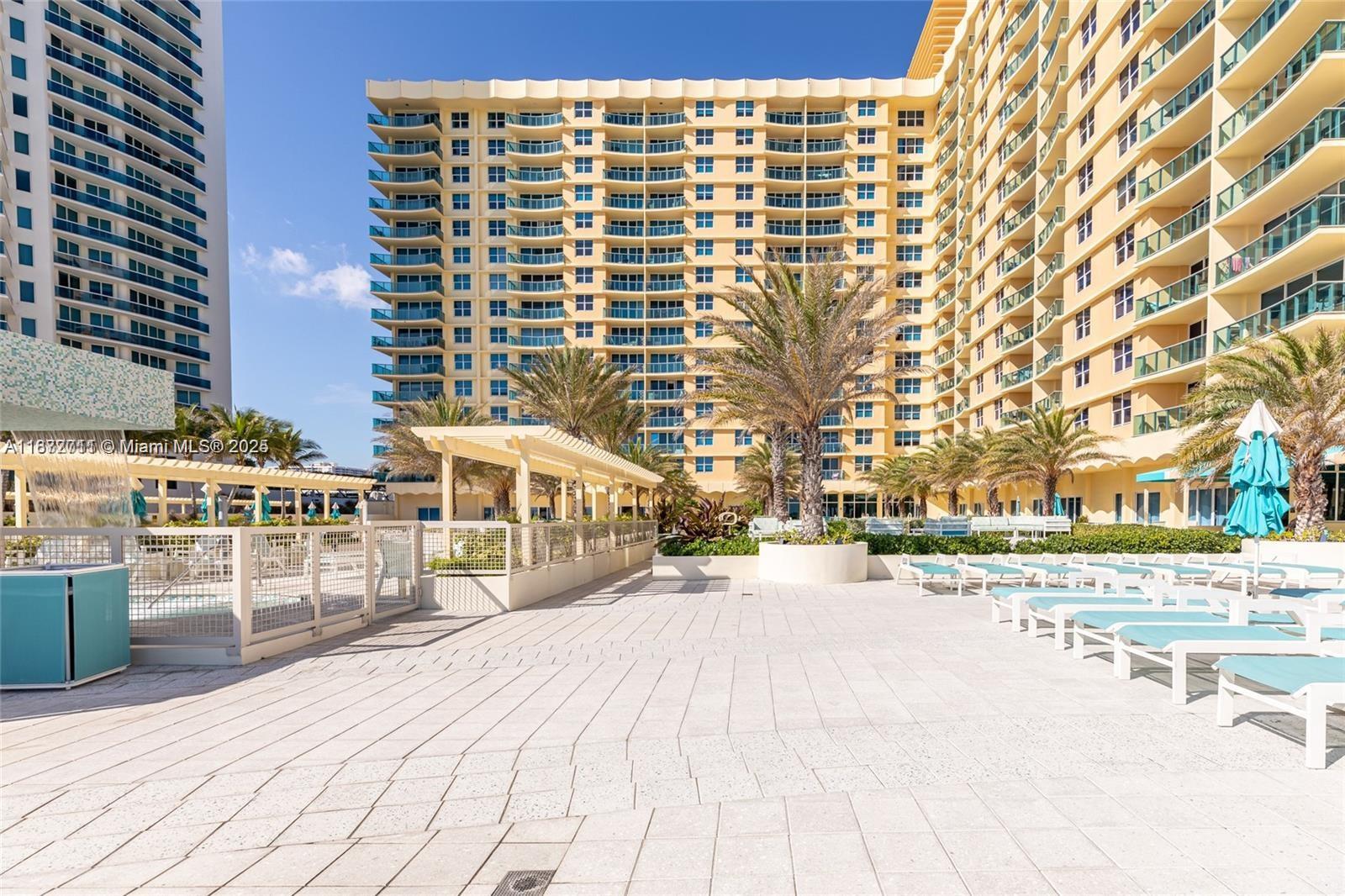 WAVE CONDO - Residential
