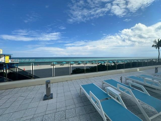 WAVE CONDO - Residential