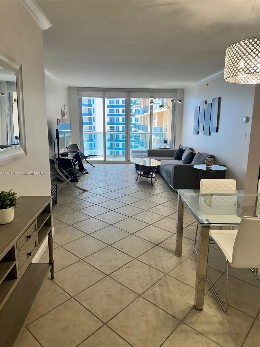 WAVE CONDO - Residential
