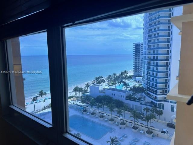 WAVE CONDO - Residential