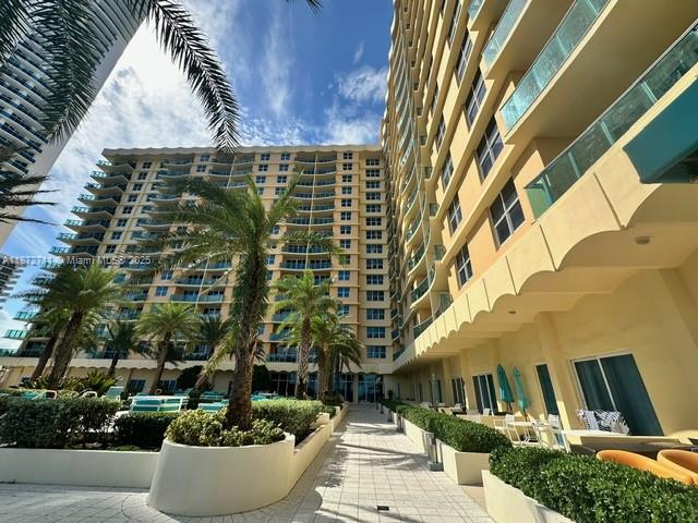 WAVE CONDO - Residential