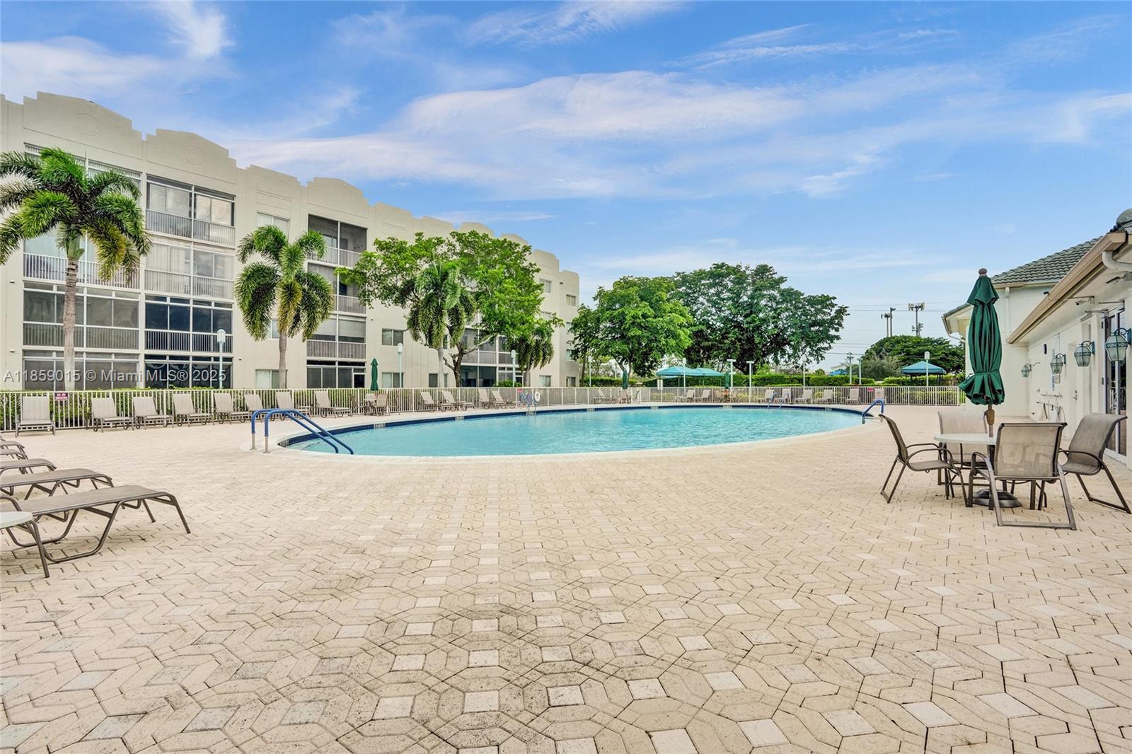SOUTHAMPTON CONDOMINIUM G - Residential