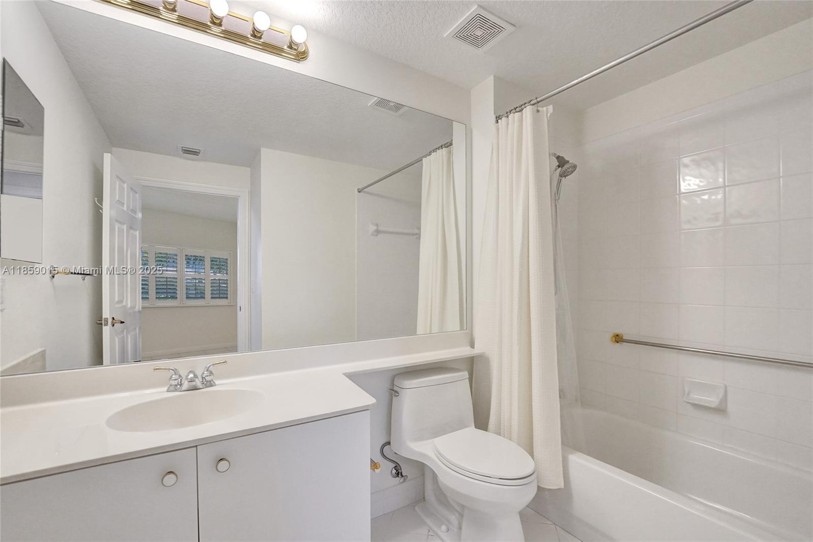 SOUTHAMPTON CONDOMINIUM G - Residential