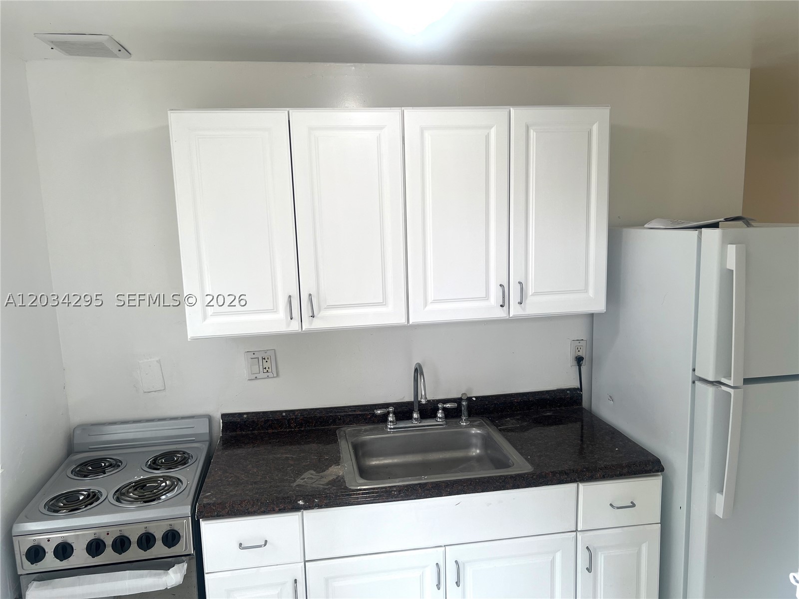 HOLLYWOOD PARK - Residential Lease