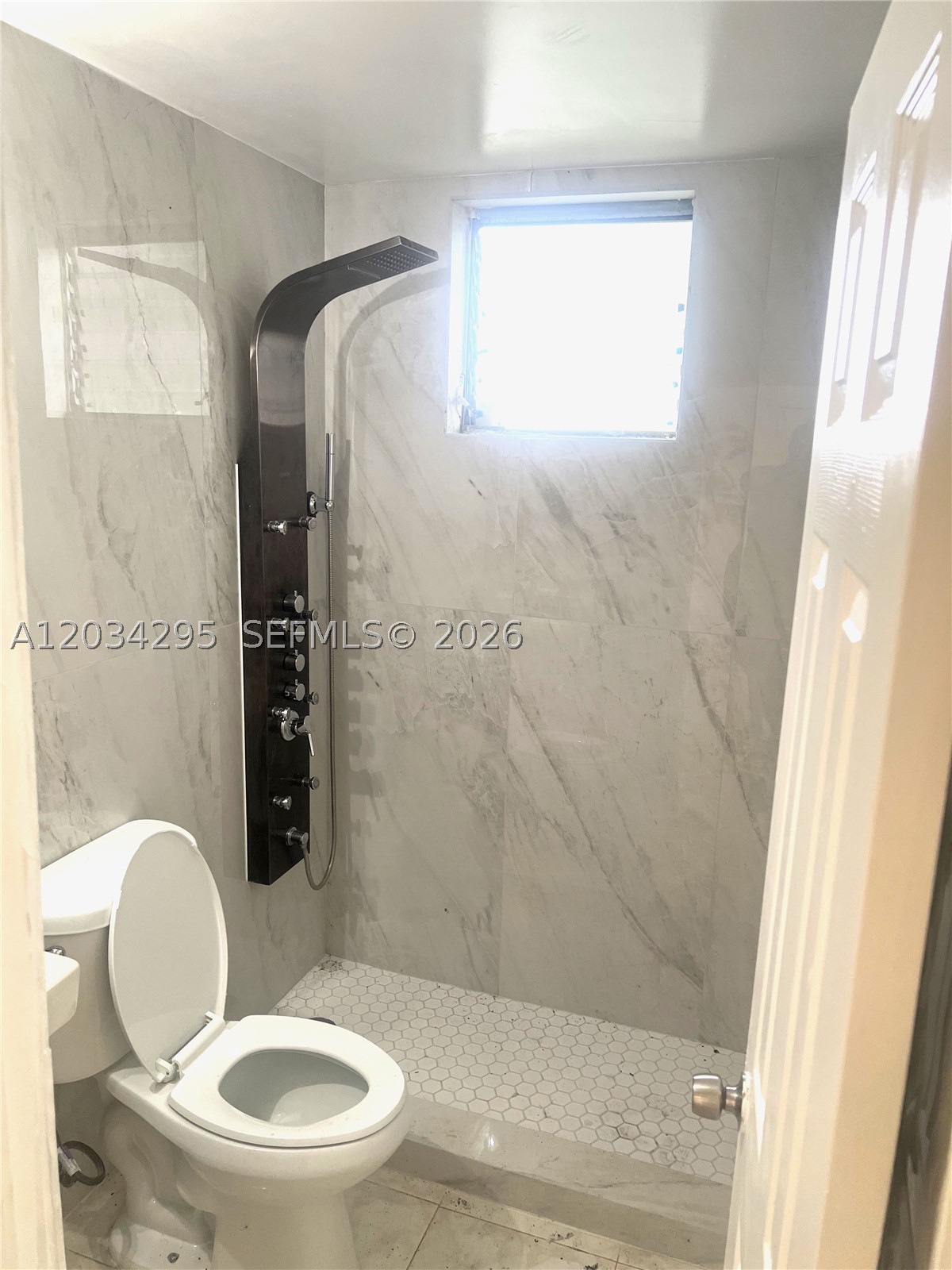 HOLLYWOOD PARK - Residential Lease