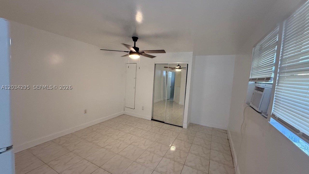Excellent opportunity to lease this very affordable and cozy efficiency in a fantastic location! Water and electricity are included in the rent, offering exceptional value and helping you save on monthly expenses. Conveniently located near shopping, restaurants, public transportation, and major roads, making everyday living easy and convenient. Don't miss this amazing opportunity—schedule your showing today! FAST APPROVAL!