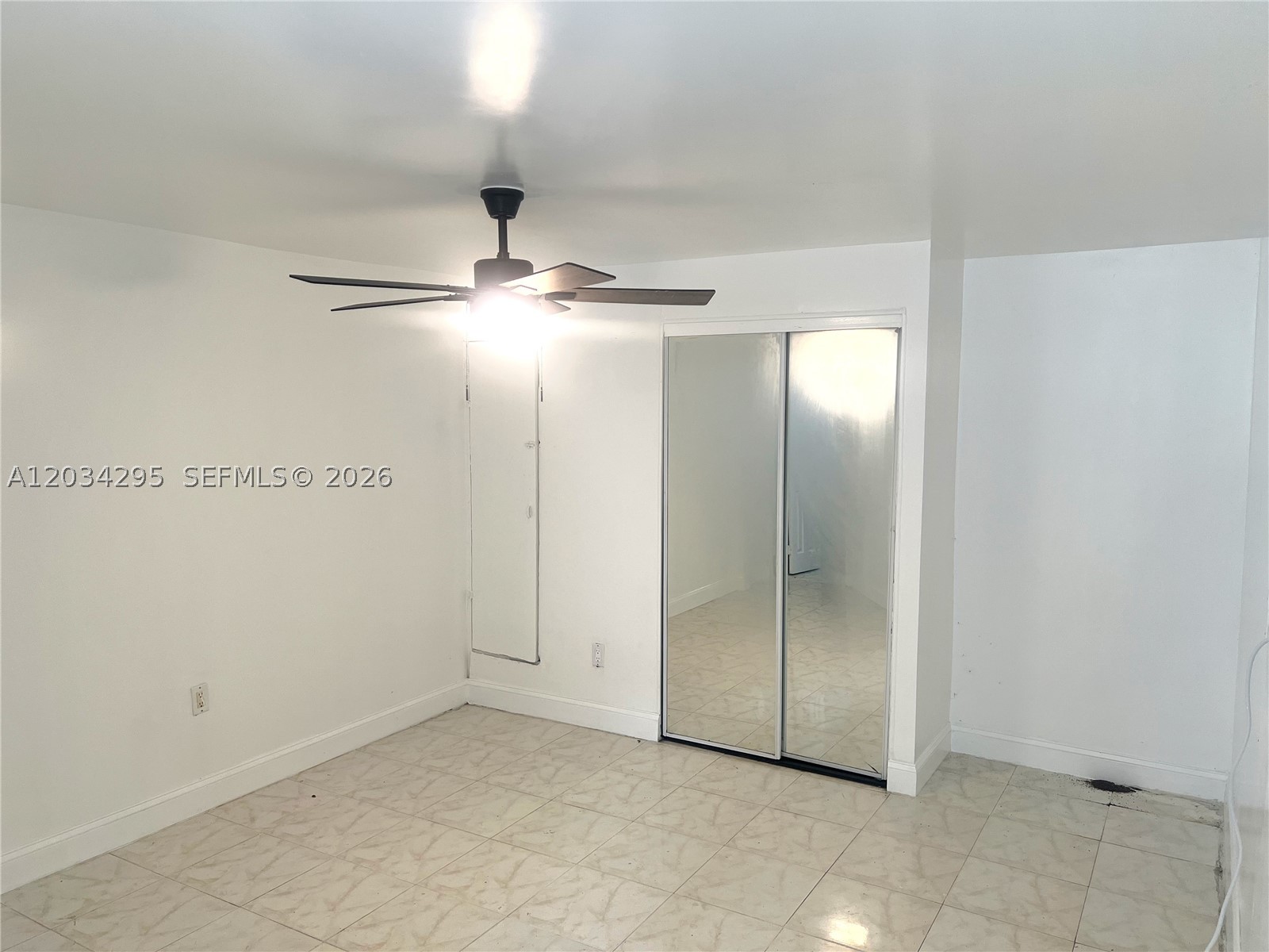 HOLLYWOOD PARK - Residential Lease