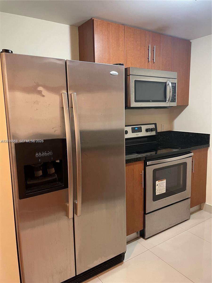 Bright 1BD/1BA at 23 Biscayne Bay in Edgewater. Features open layout, wood floors, stainless steel appliances, in-unit washer/dryer, private balcony, and assigned covered parking. Building features pool, gym, clubhouse, secured entry, and on-site management. Prime location near Downtown, Brickell, Wynwood, Midtown, Design District, and Miami Beach. Great for investor! Property Rented.