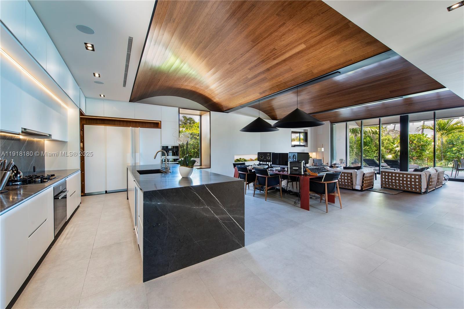 BISCAYNE POINT - Residential Lease