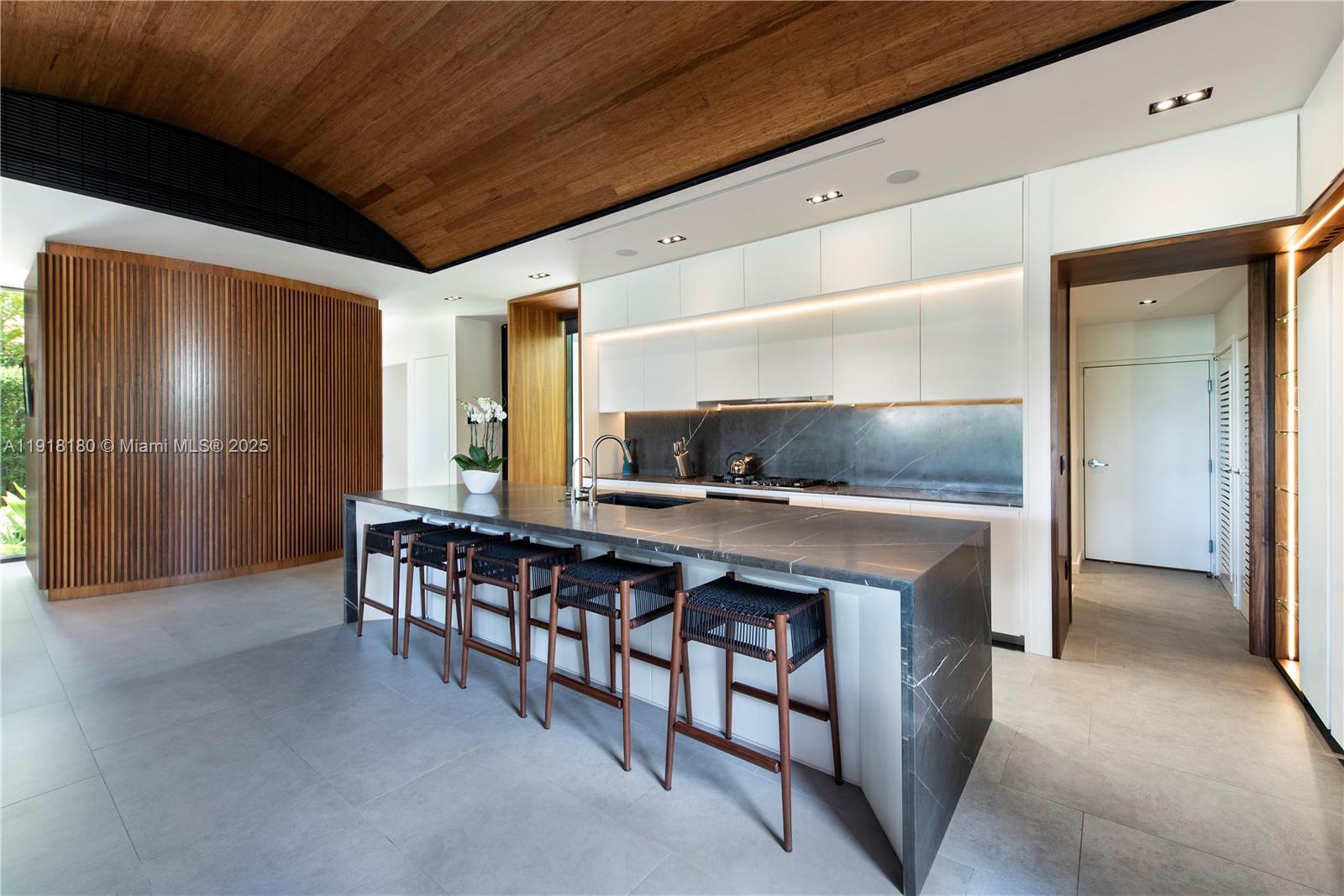 BISCAYNE POINT - Residential Lease