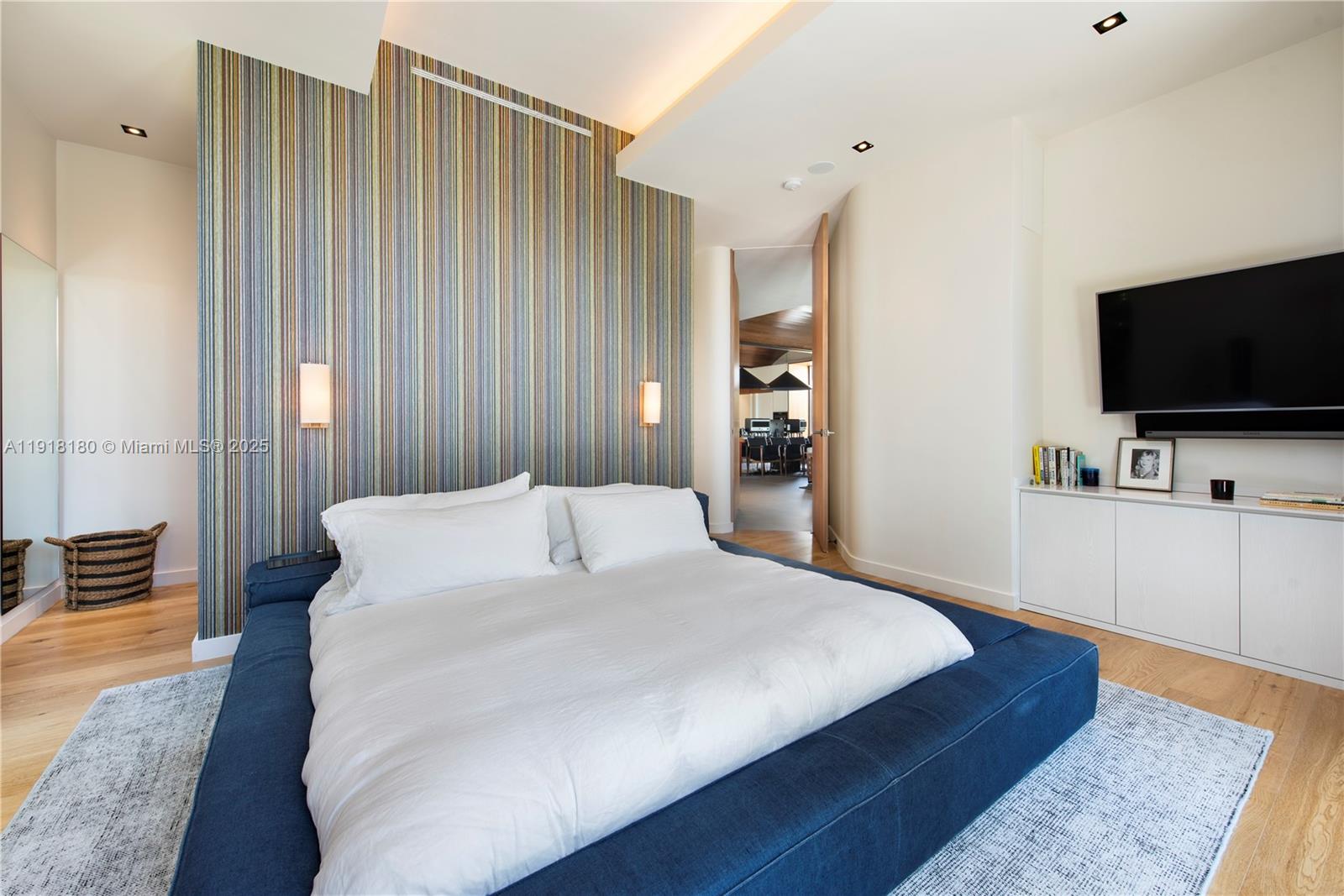 BISCAYNE POINT - Residential Lease