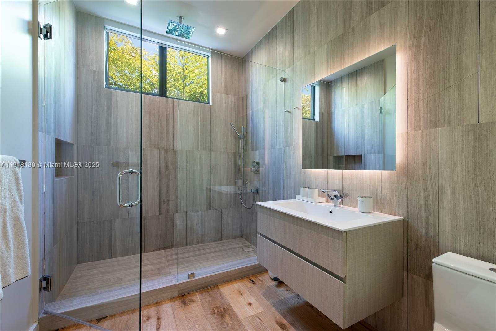 BISCAYNE POINT - Residential Lease
