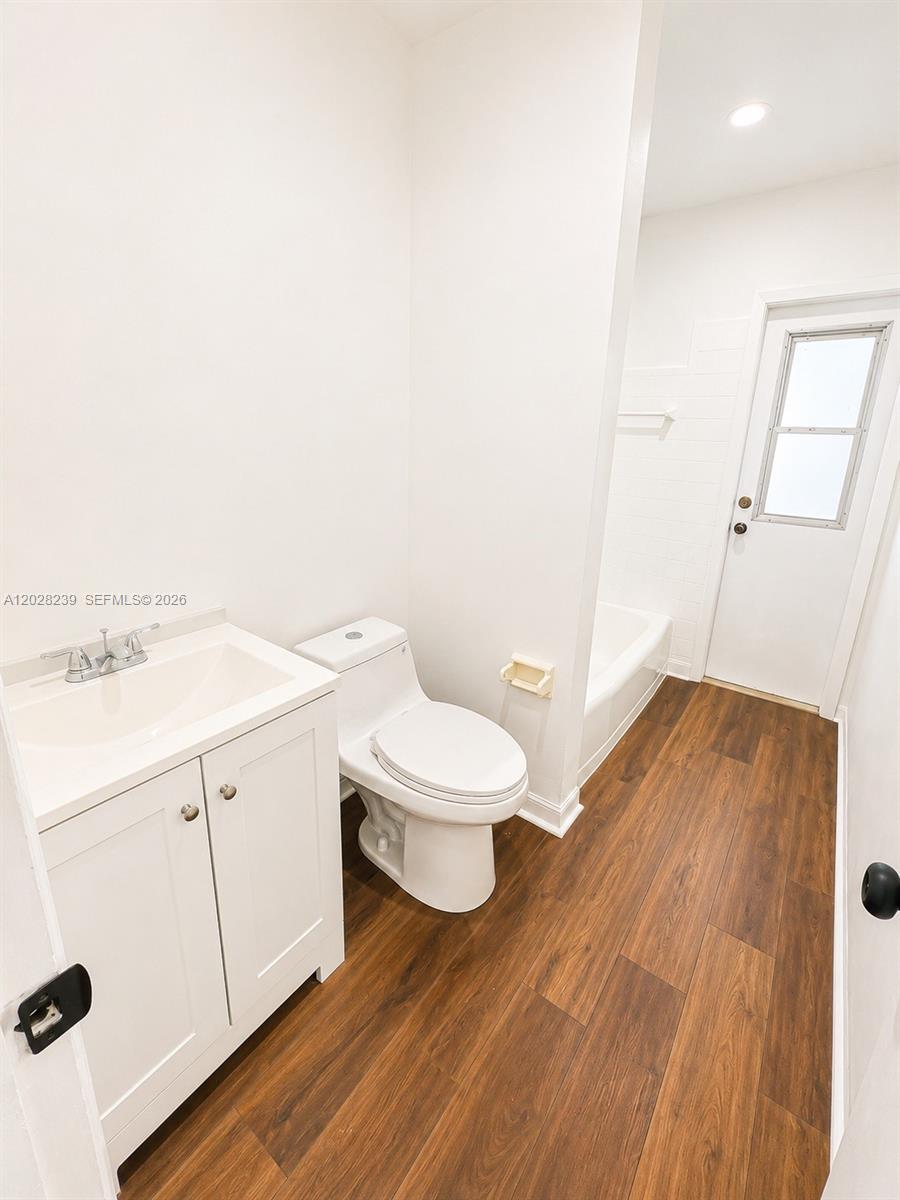 FLEETWOOD MANOR SECOND AD - Residential Lease