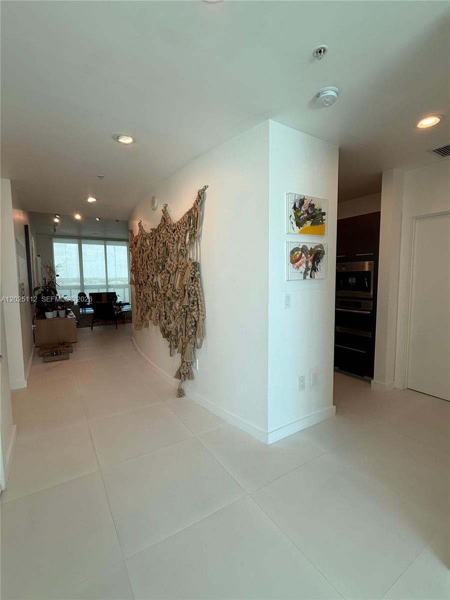 ELOQUENCE ON THE BAY COND - Residential