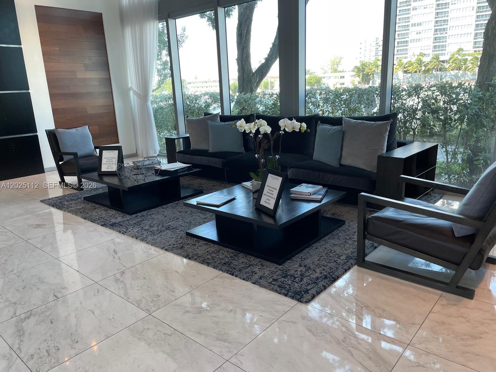 ELOQUENCE ON THE BAY COND - Residential
