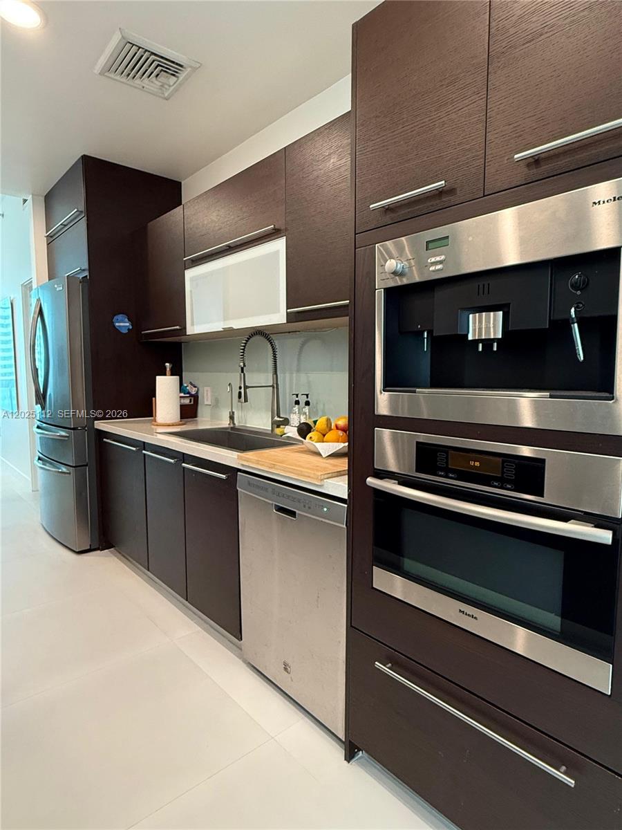 ELOQUENCE ON THE BAY COND - Residential