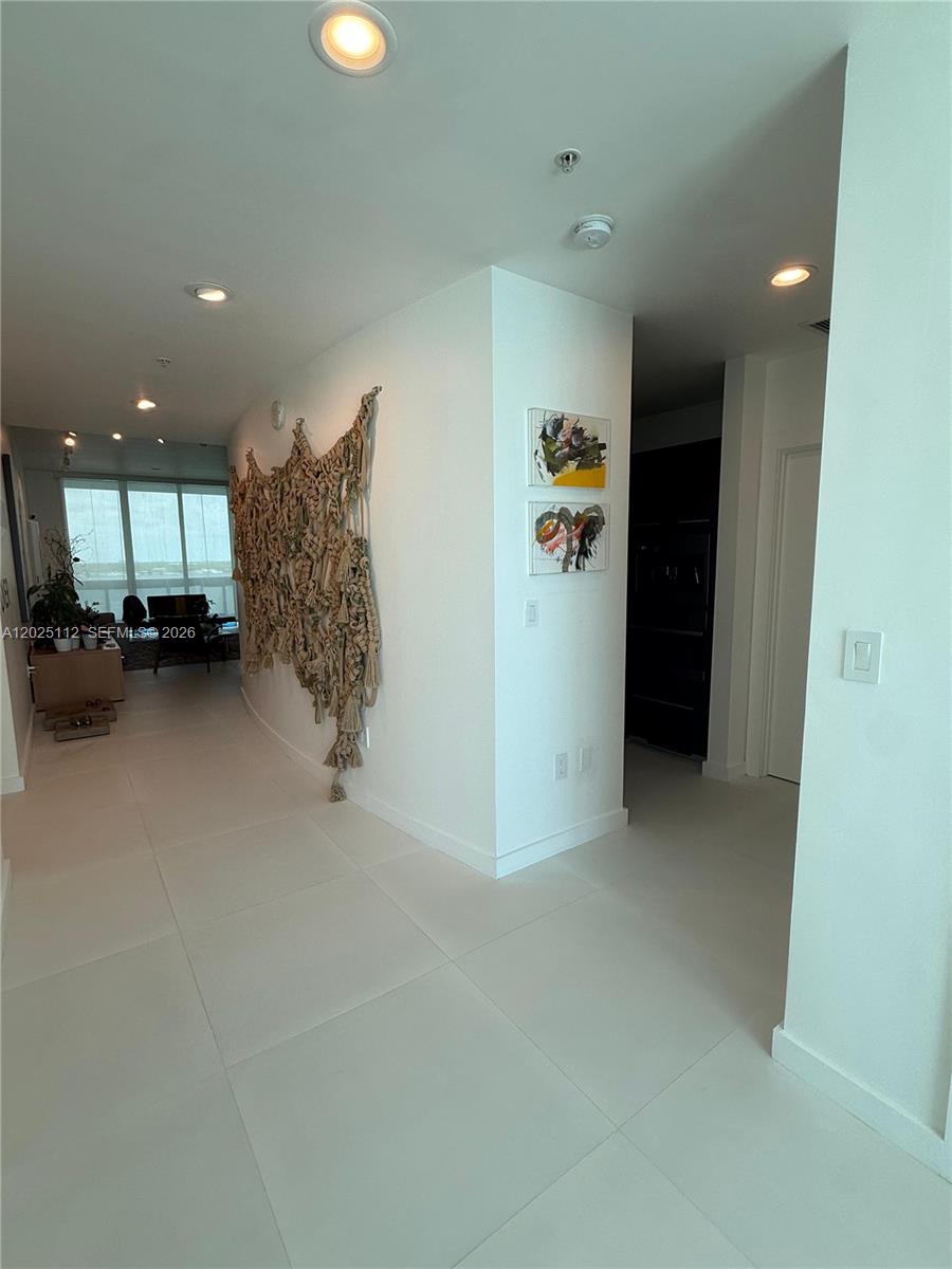 ELOQUENCE ON THE BAY COND - Residential