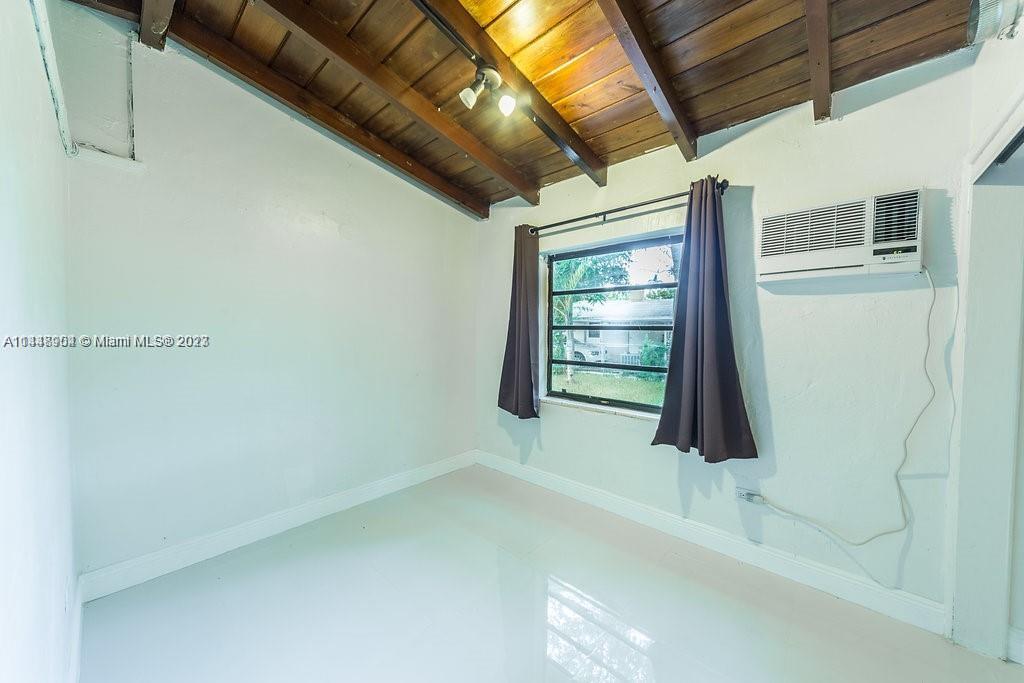 BEACH PARK SUB - Residential Lease
