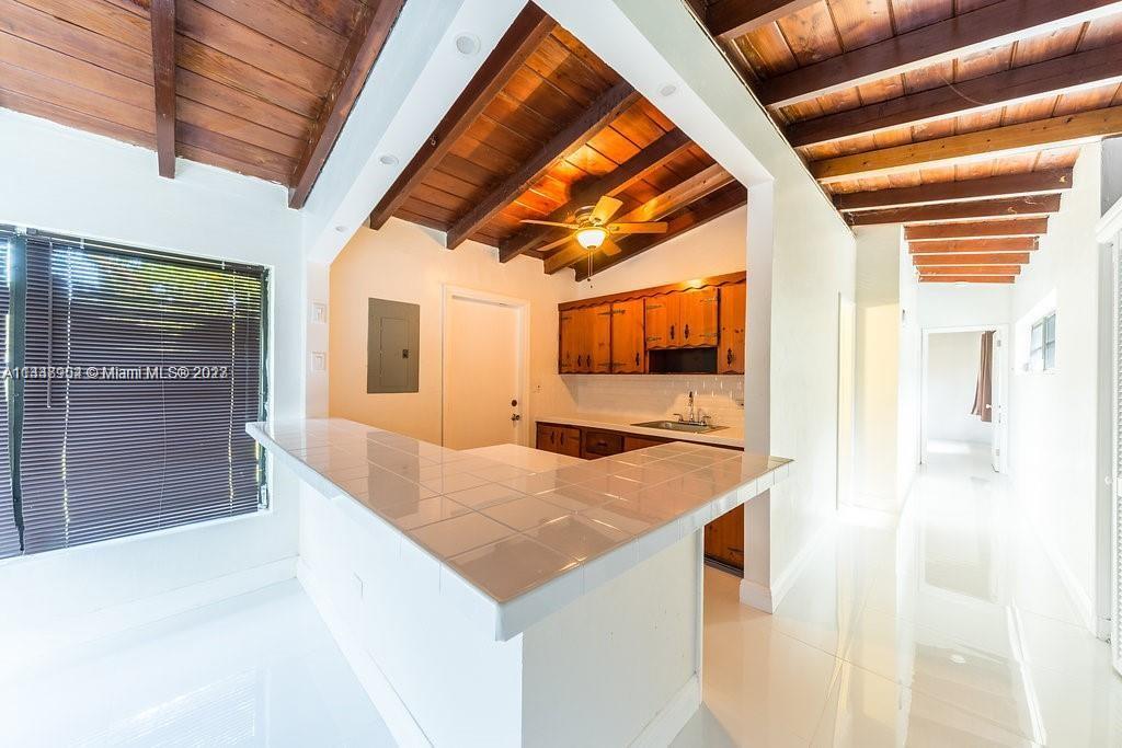 BEACH PARK SUB - Residential Lease