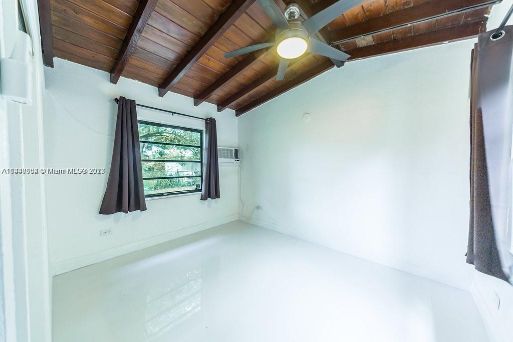 BEACH PARK SUB - Residential Lease