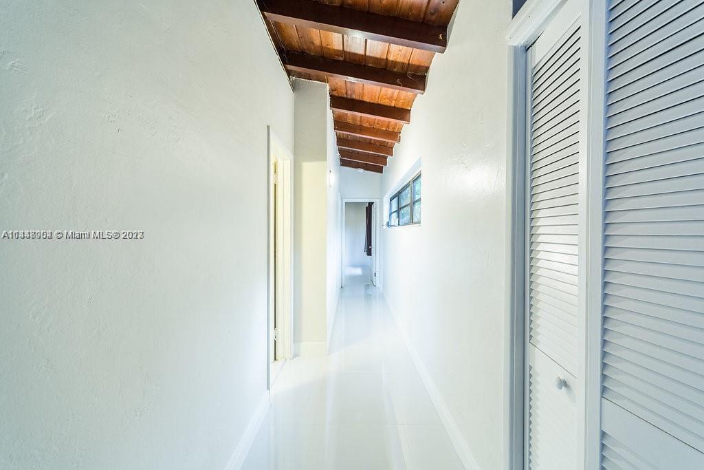 BEACH PARK SUB - Residential Lease