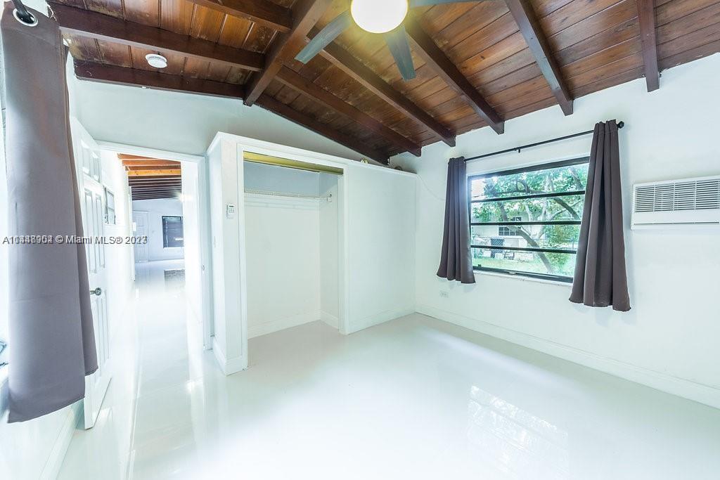 BEACH PARK SUB - Residential Lease