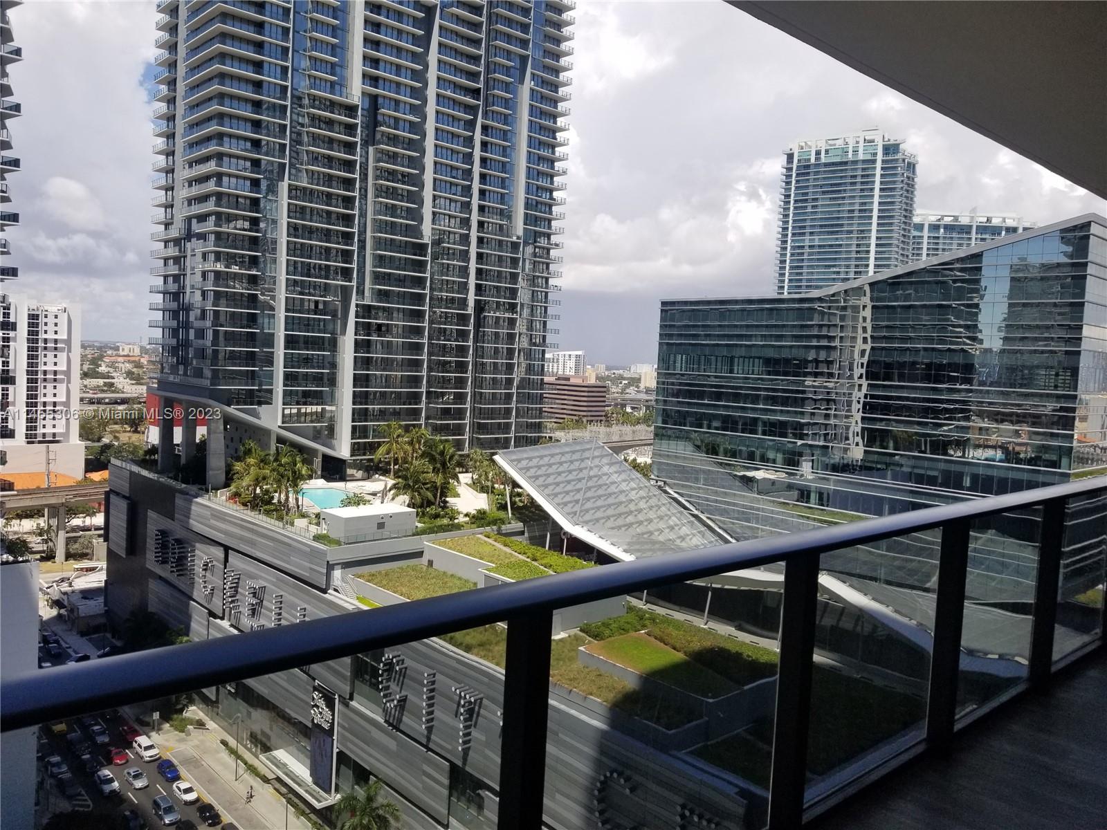 SLS LUX - Residential Lease