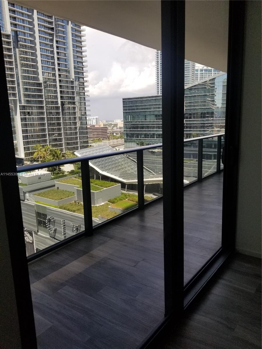 SLS LUX - Residential Lease