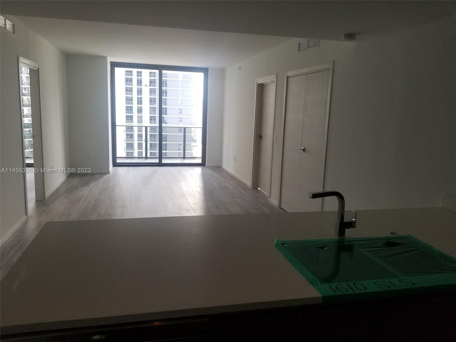 SLS LUX - Residential Lease
