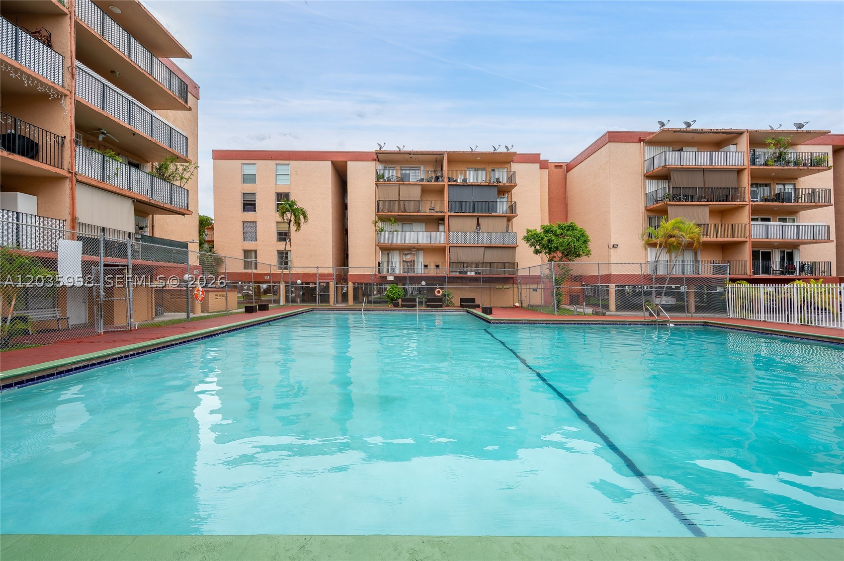 PALM-WEST GARDENS CONDO - Residential
