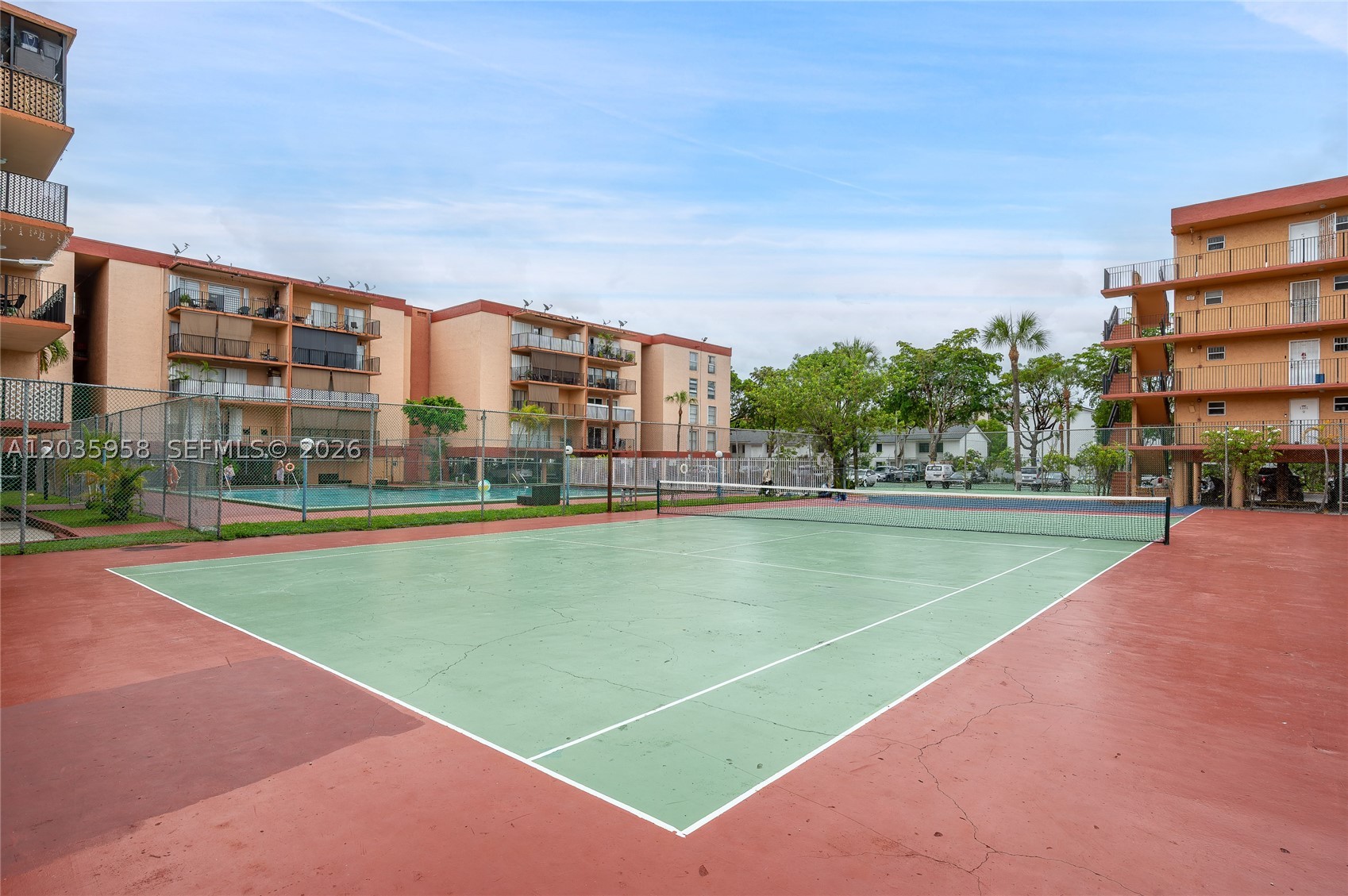 PALM-WEST GARDENS CONDO - Residential