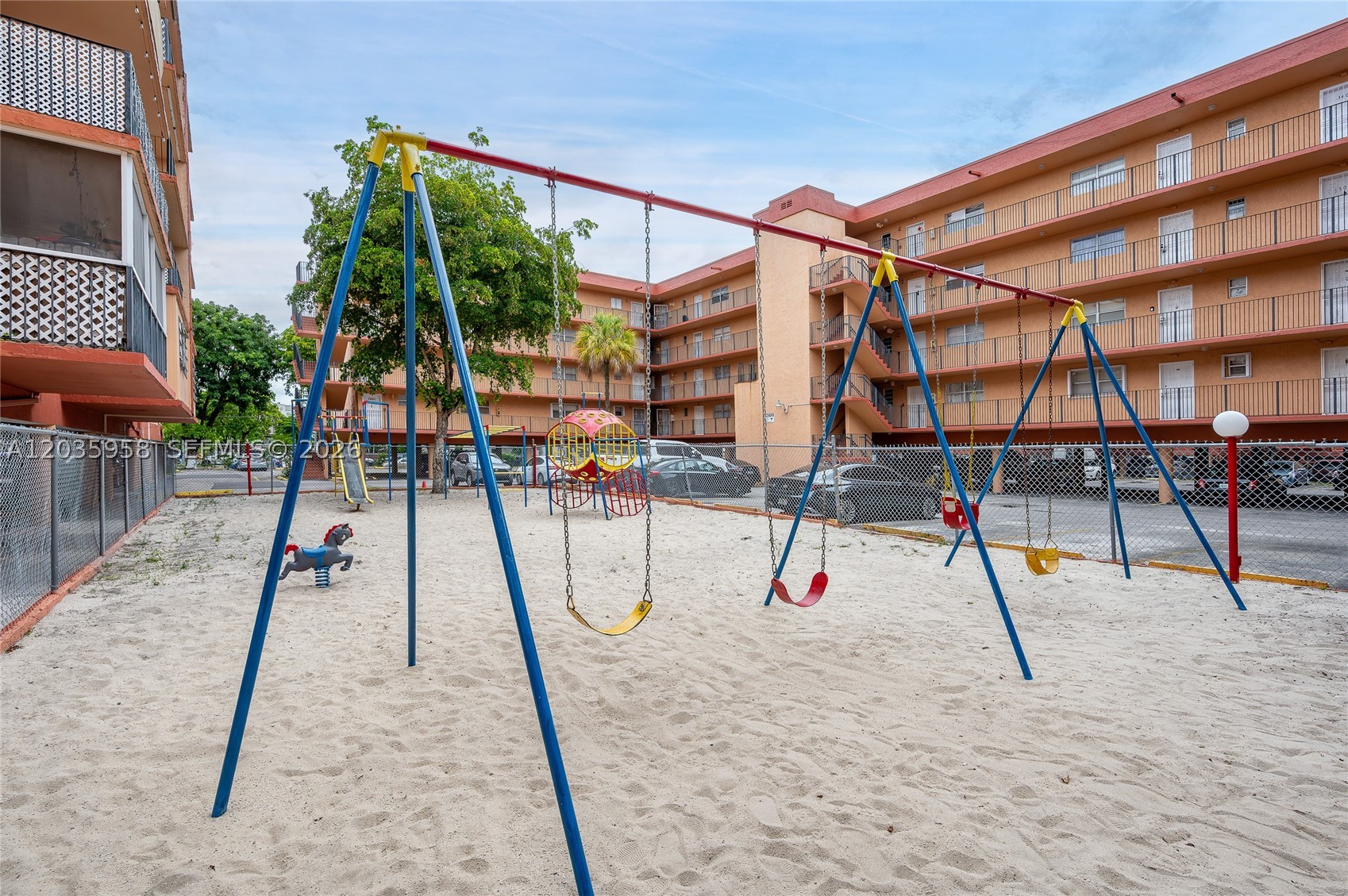 PALM-WEST GARDENS CONDO - Residential