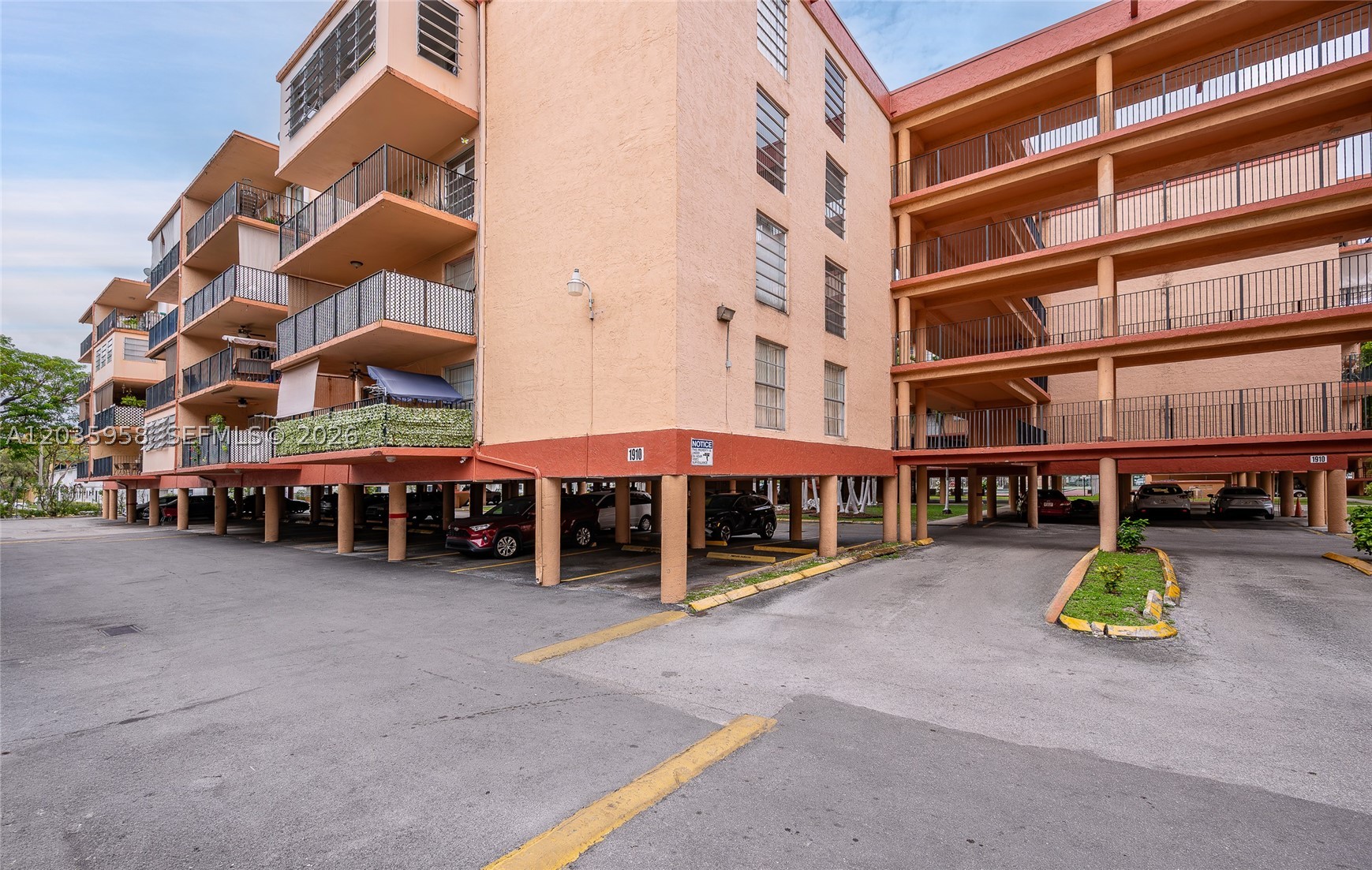 PALM-WEST GARDENS CONDO - Residential
