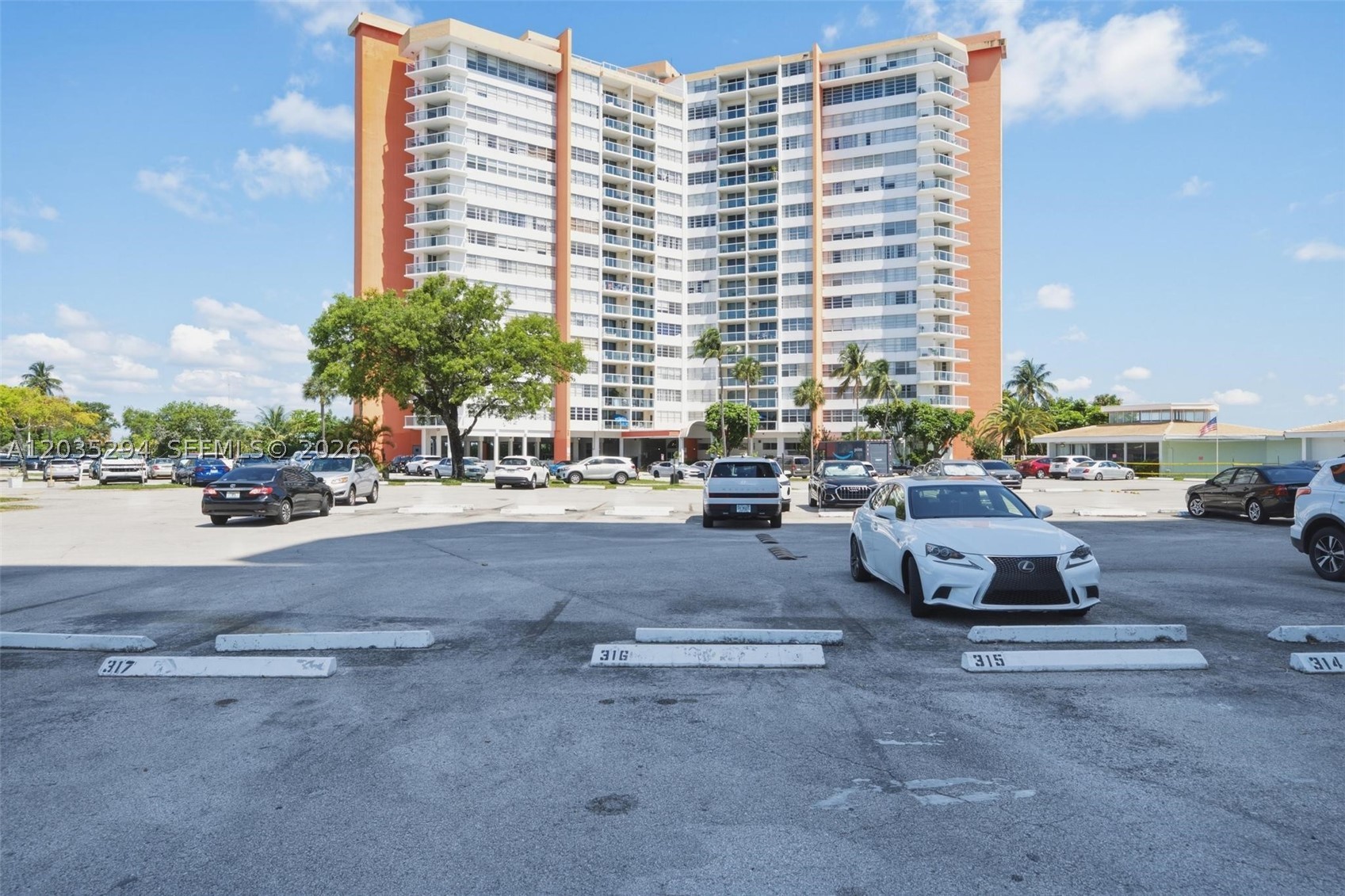 BUCKLEY TOWERS CONDO - EA - Residential