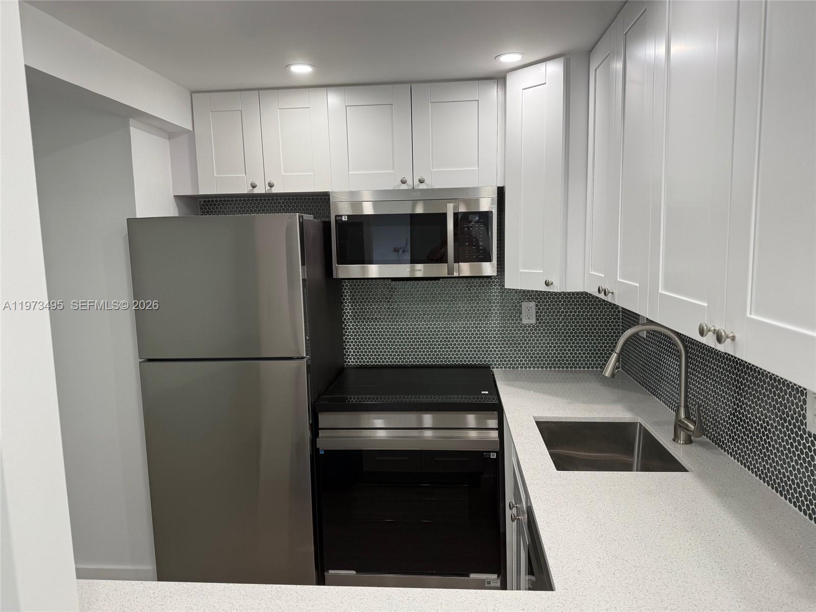 PLAZA CONDO - Residential
