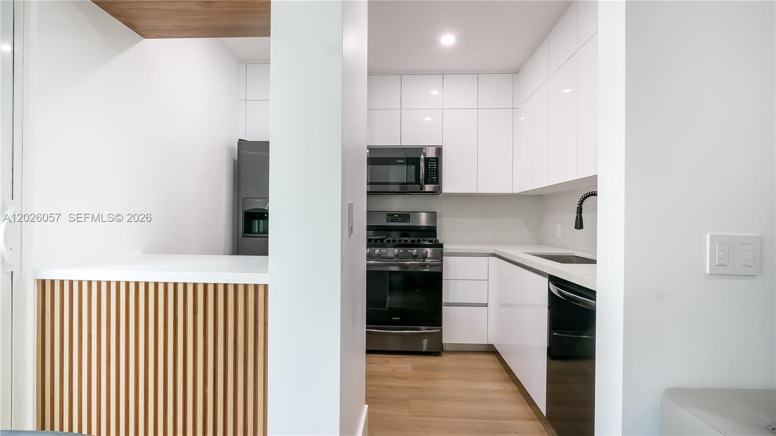 HARBOUR HILL CLUB CONDO - Residential Lease