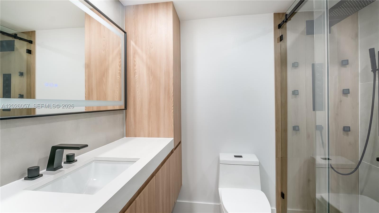HARBOUR HILL CLUB CONDO - Residential Lease