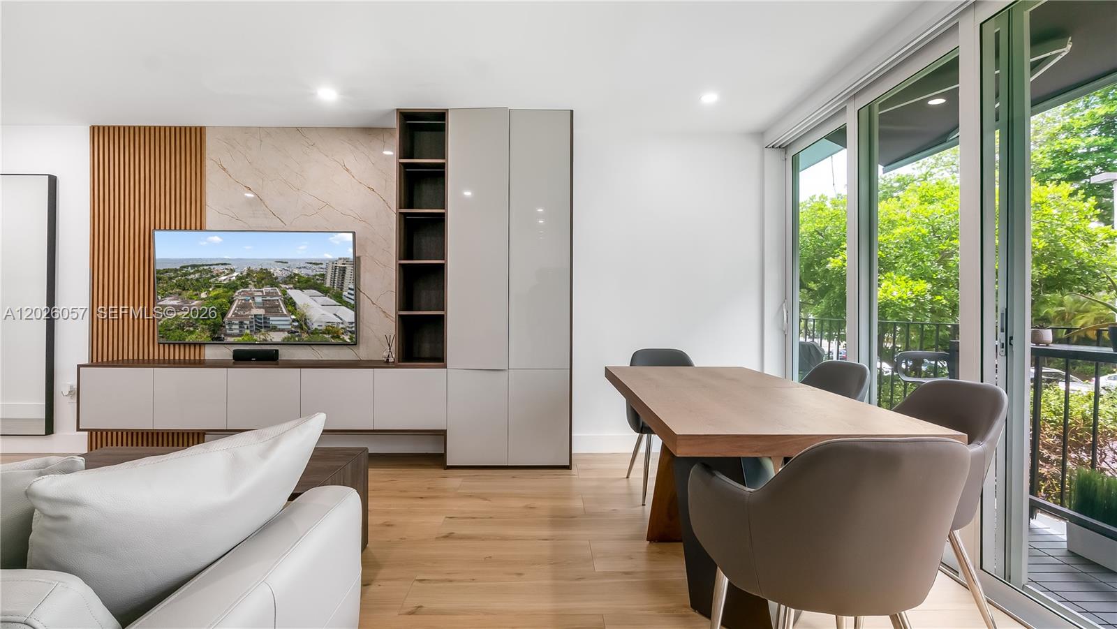 HARBOUR HILL CLUB CONDO - Residential Lease