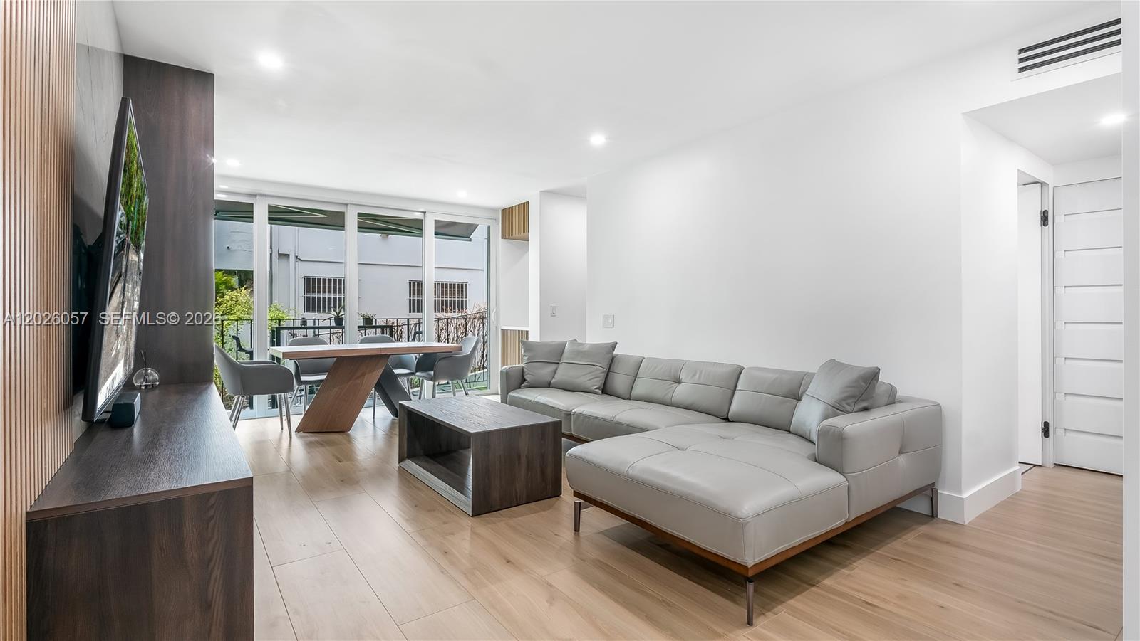 HARBOUR HILL CLUB CONDO - Residential Lease